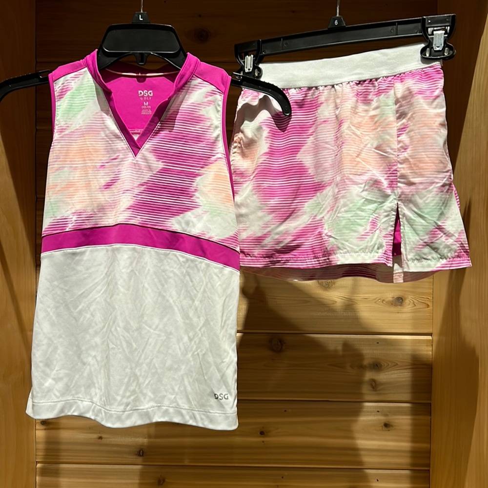 Golf / Tennis outfit 2 piece skirt w/ shorts underneath and racer back tank. EUC